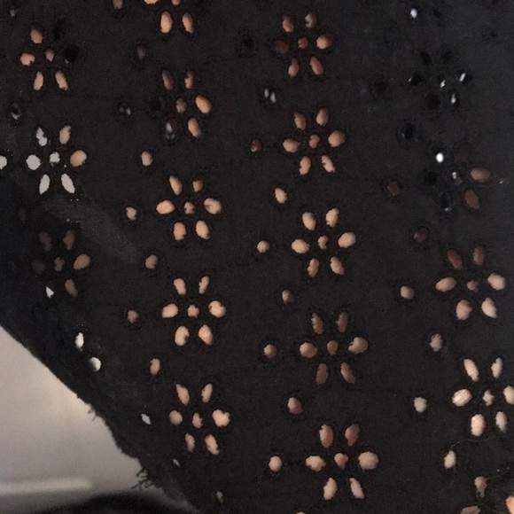 Black scalloped crop top - Picture 4 of 4